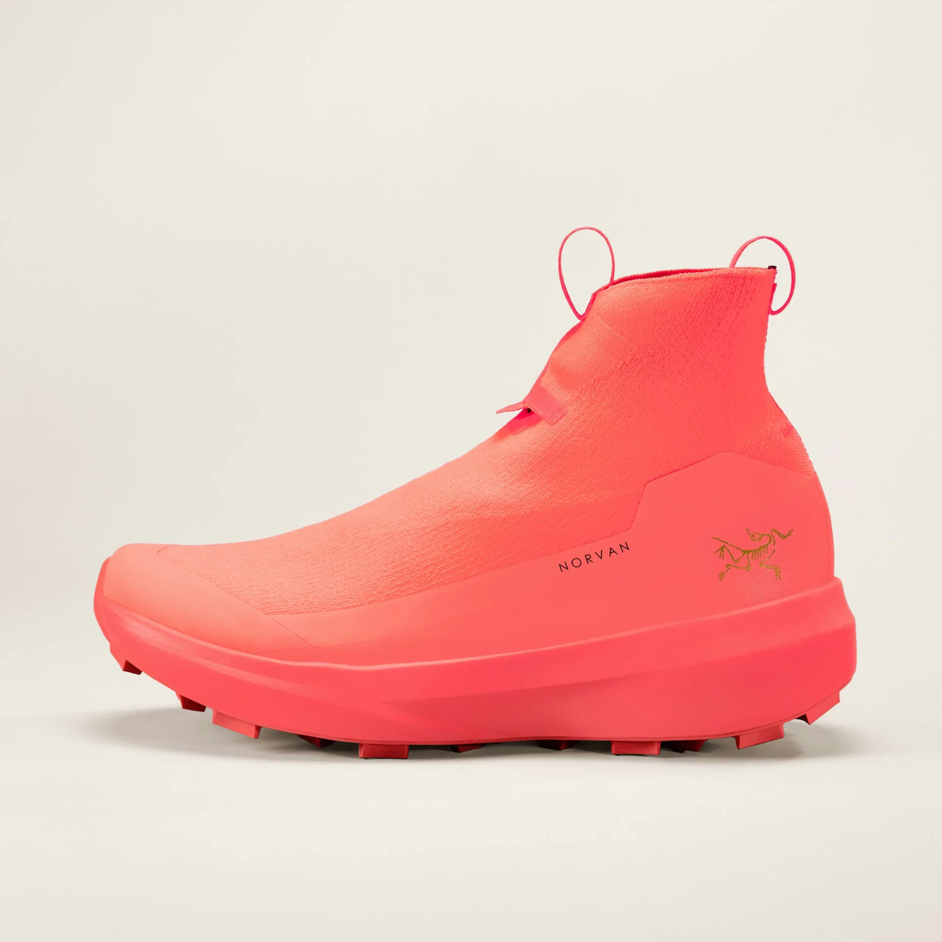Кроссовки женские Arcteryx NORVAN 4 NIVALIS GTX