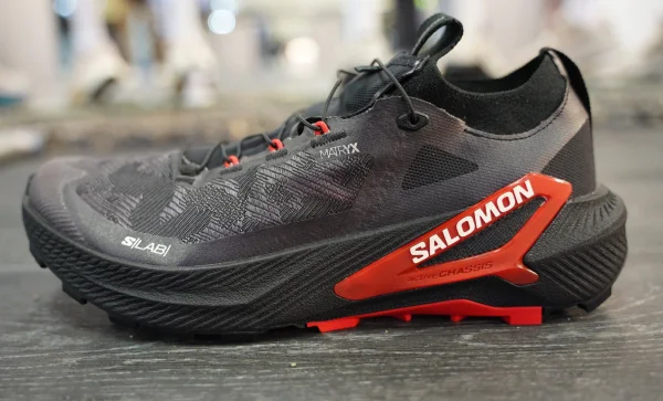 1 августа стартуют продажи Salomon S Lab Genesis 2 - обновленного бестселлера кроссовок для трейлраннинга