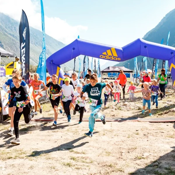 Новый детский забег на ADIDAS x ALPINDUSTRIA ELBRUS RACE 2020