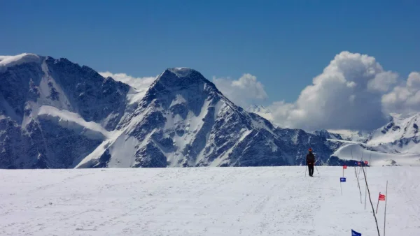 Red Fox Elbrus Race: как переписывались рекорды восхождения на Эльбрус на майском фестивале