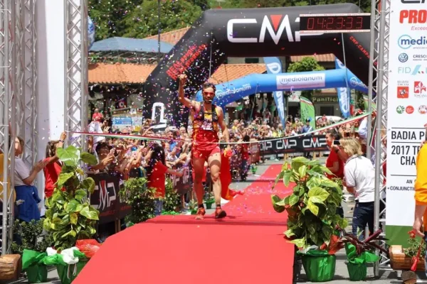 Luis Alberto Hernando и Adeline Roche – чемпионы мира по трейлраннингу 2017