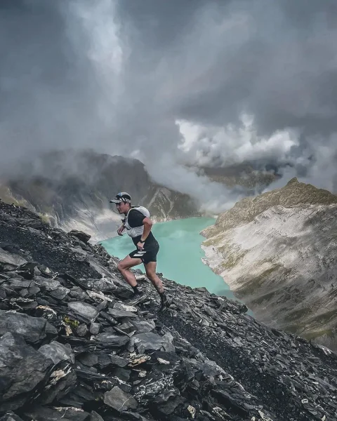 Обзор кроссовок победителей UTMB 2022. В чем бежала элита трейлраннинга