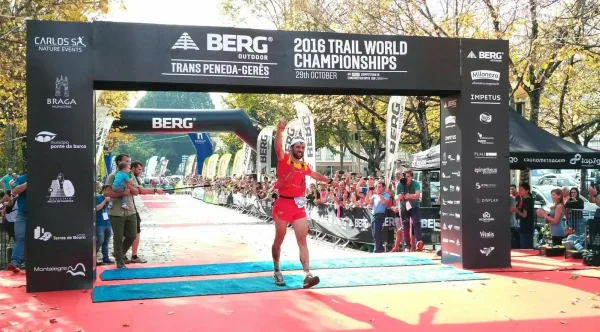 Luis Alberto Hernando и Caroline Chaverot – чемпионы мира по трейлраннингу 2016!